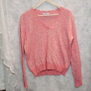 Fate‎ Distressed Hemline Crew Neck Sweater Size Small Leopard Print Coral…